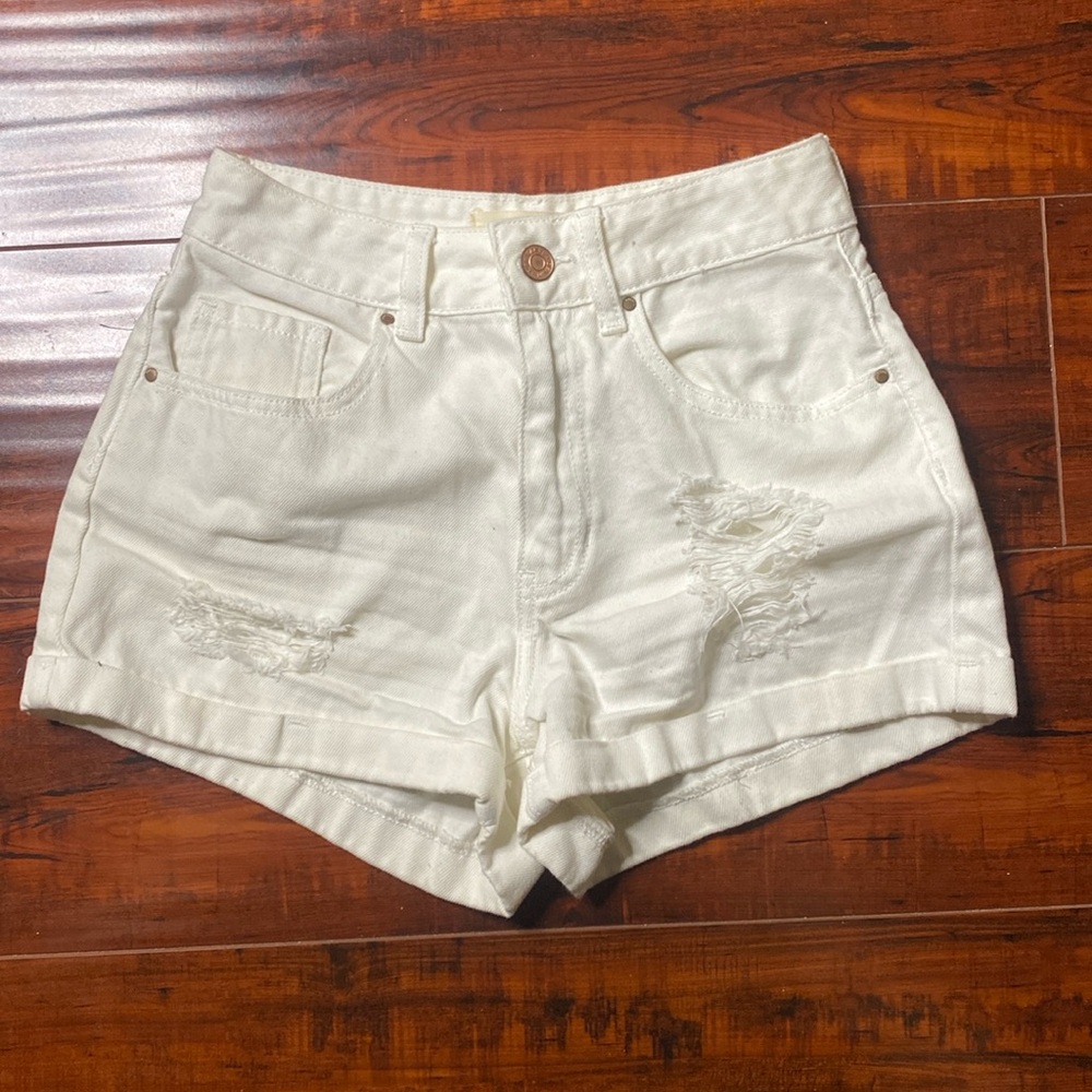 White Distressed PacSun Mom Short Size 23